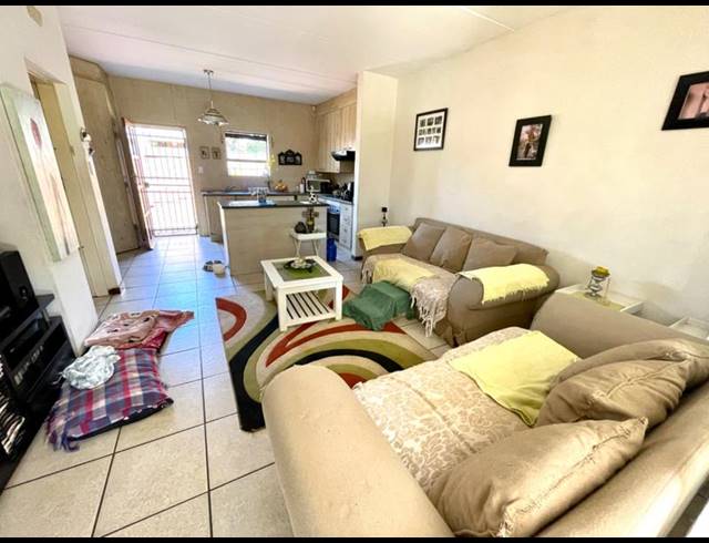 3 BEDROOM TOWNHOUSE FOR SALE IN SUGAR BUSH ESTATE